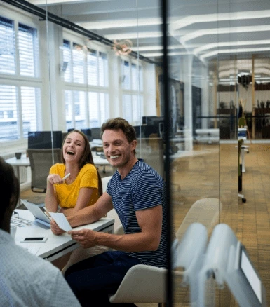 male-female-graphic-designers-interacting-with-each-other